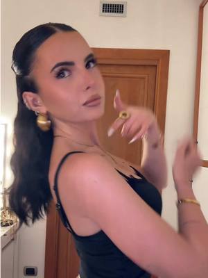 A post by @sonocamillina on TikTok caption: È la prima volta che provo a fare questo acconciatura da sola ed è stato più difficile del previsto🥲