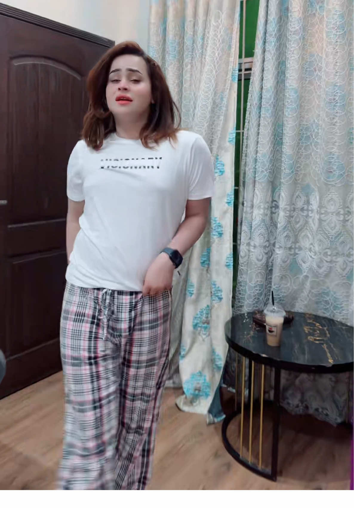 A post by @alishanofficial_ on TikTok caption: Again on yamma yamma🔥 #lahore #fypシ #alishanfam 