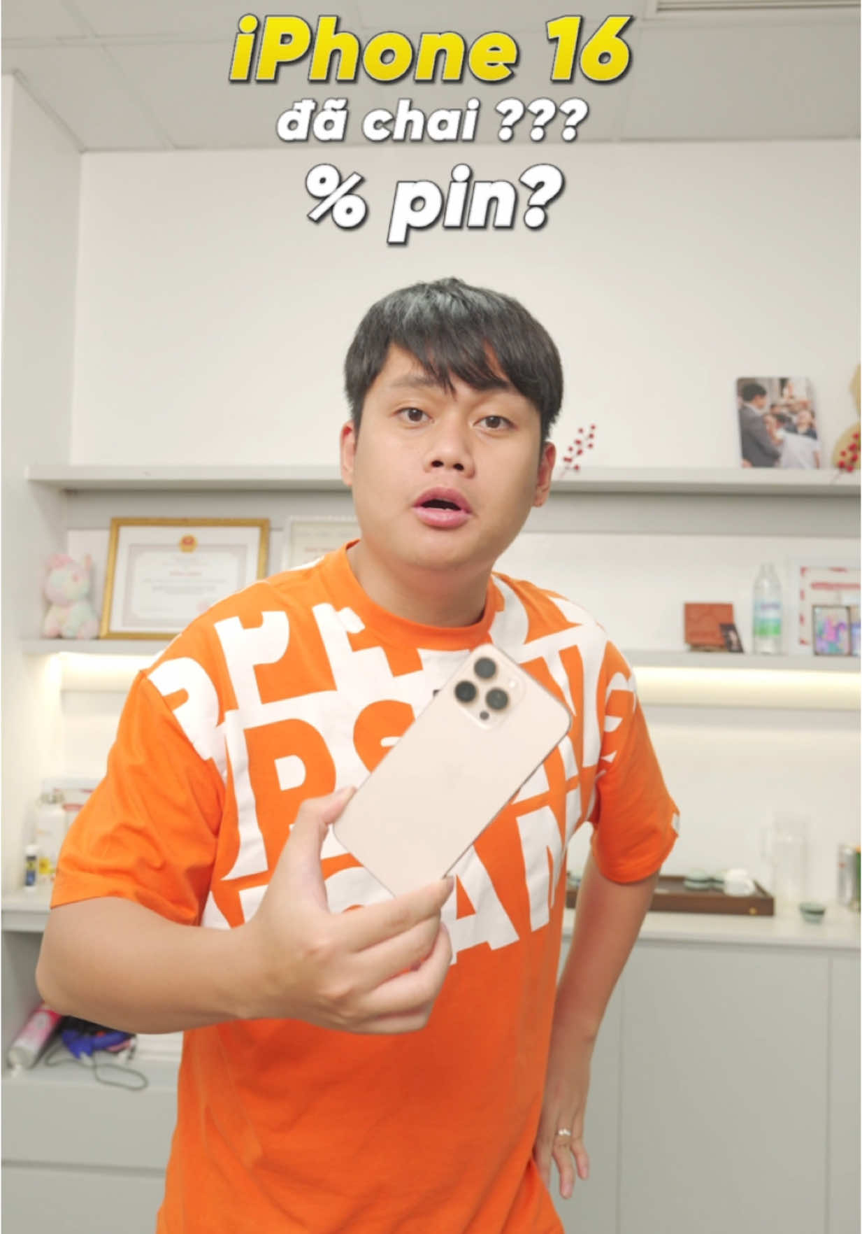A post by @duyyy.real.channel on TikTok caption: iPhone 16 của mọi người đã chai bn % pin rồi?? #schannel 