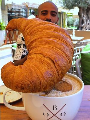 A post by @sultan_sss on TikTok caption: آكبر كرواسون 🥐 في العالم 😳 #سلطان_يزبطك #its_always_dubai  #ديما_دبي  . . . . Ad #سوسو #سلطان_الفيصل#يجي_ولا_مايجي #sultan #soso#fyp#دبي #dubai