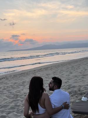 A post by @karladelatorre97 on TikTok caption: Ya los extrańaba @Los carmelos y mi nutrí bebé @Cesar Rodrigue'z ❤️