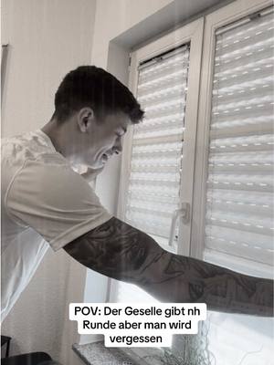 A post by @justinklck on TikTok caption: Direkt 2 Wochen geholt für die psychische Belastung  #Handwerk#Baustelle#2beine2steine#Viral#fyp#comedy#Ausbildung#witzig#funny#arbeit  