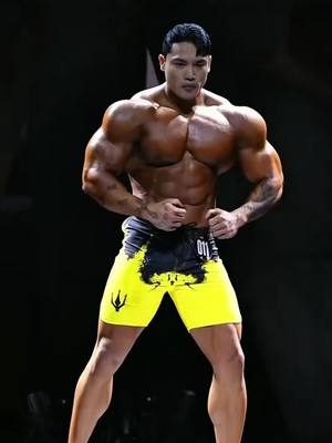 A post by @duongbaolam on TikTok caption: Sáng thi gym chiều đi nhảy , Tối đi live  ... ôi già rồi nên phải bươn chảy 
