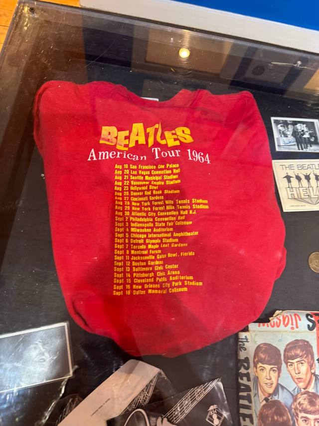 A post by @florenceetsondrole on TikTok caption: Musée des Beatles 