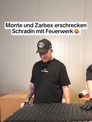 A post by @montanablackclips on TikTok caption: Monte und Zarbex erschrecken Schradin mit Feuerwerk😂 #monte #montanablack #montanablack88 #schradin #zarbex #feuerwerk #spaß #troll #meme #freunde