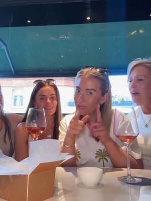 A post by @charlotteemilyspencer on TikTok caption: Day one in the big smoke 🇬🇧 💨 🏎️ 🇬🇧 @Stephanie Vavron @Aimee 🩷 @Wendy #fyp #foryou #london #harrods #champagne #friends #family #fun #sundayfunday #mumsoftiktok #singlelife #happy #workevent #excited #singlemum #summer #viral 
