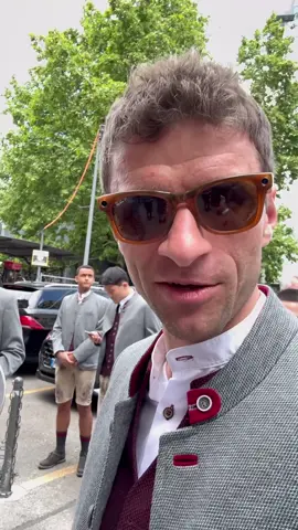 A post by @esmuellert on TikTok caption: One last time with the @FC Bayern München fans at the Marienplatz ❤️🤍 This was my personal perspective of the ceremony 😎 #esmuellert #meisterparty #fcbayern 