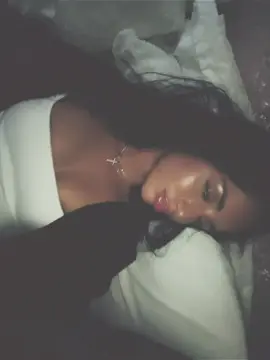 A post by @lamottomami on TikTok caption: Tan goals? #yandel #foru #fyp #parati 