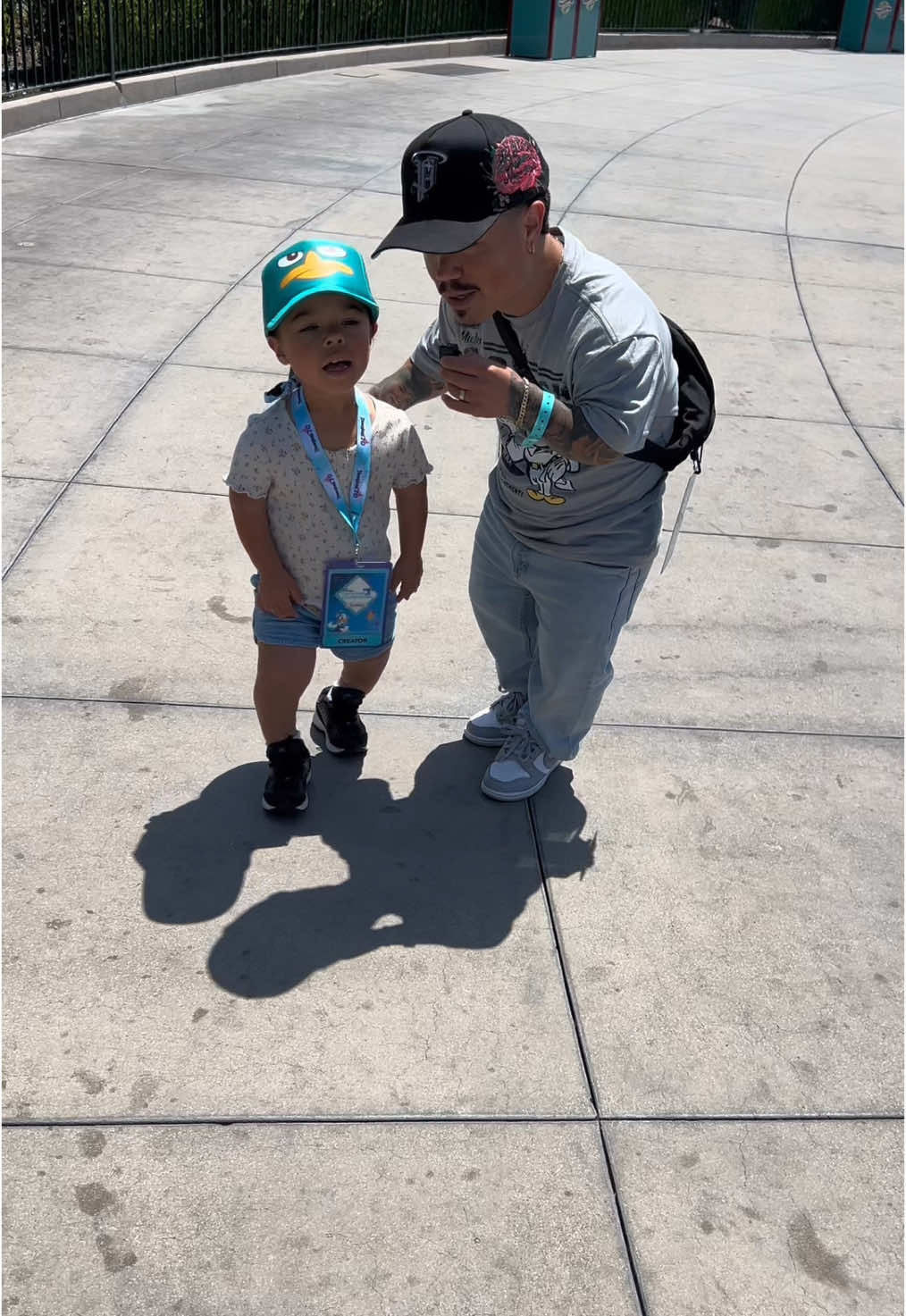 A post by @theegarciafamily on TikTok caption: PLATICÁNDOLE A CAMILA LA HISTORIA DE MI POLLITO 🐣🍗  #theegarciafamily #fyp #foryou 