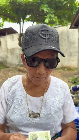 A post by @abuelalita81 on TikTok caption: No se confundan 🥺🤣#humor #guatemala🇬🇹viral @henrylopez841 ✅ 