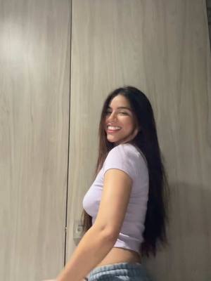 A post by @hisoyvaleria on TikTok caption: dominguito familiar 