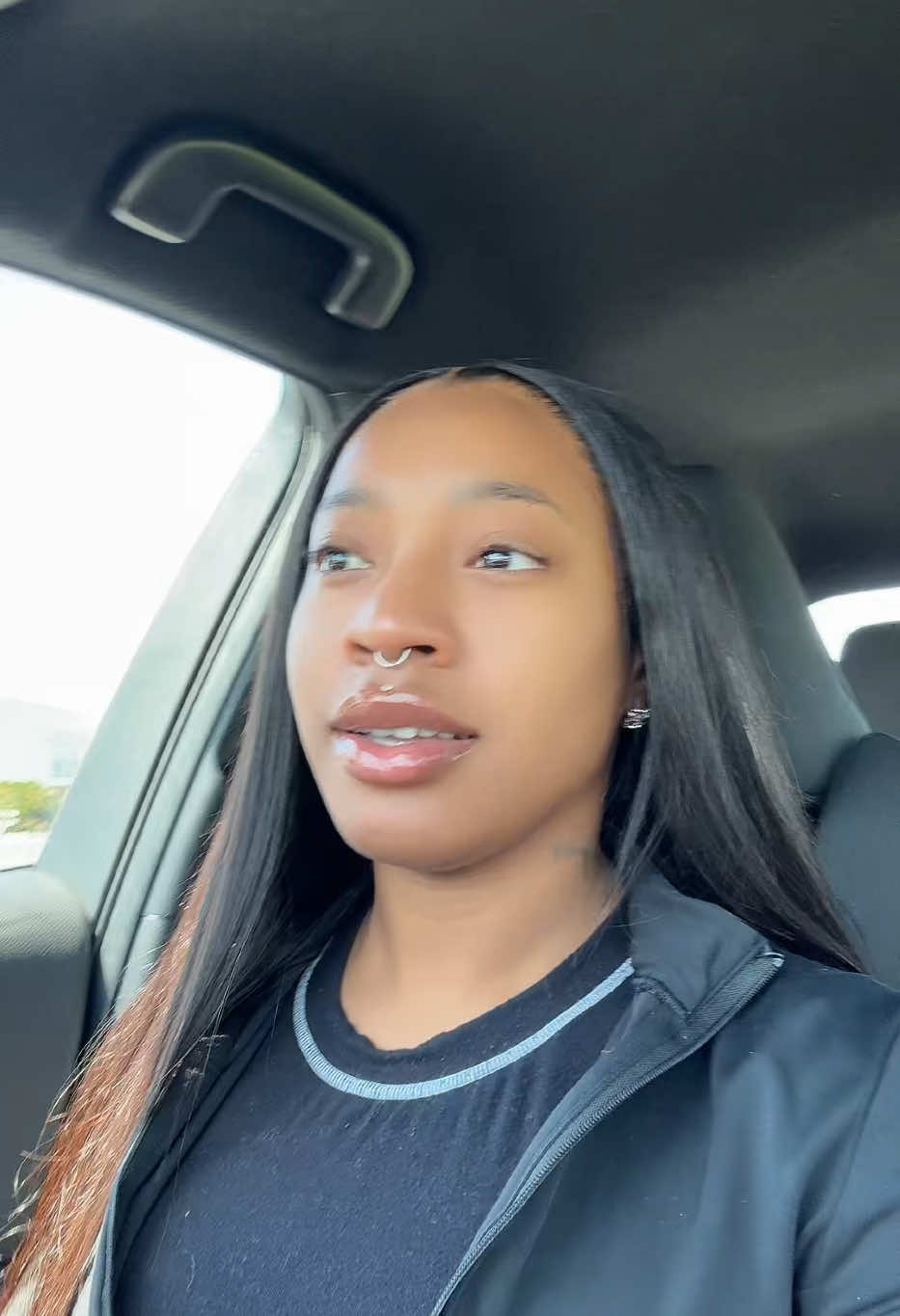 A post by @muaisyss on TikTok caption: 😭😭😭I hate edges it look dumb after day 3 , bye  #fyp 