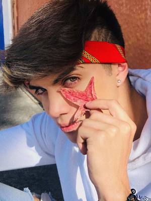 A post by @nasserferreiroo on TikTok caption: Cuando se le sale lo tóxica a tu novia 