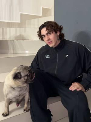 A post by @carlosbelcast on TikTok caption: Ya la traía cargada el franck 