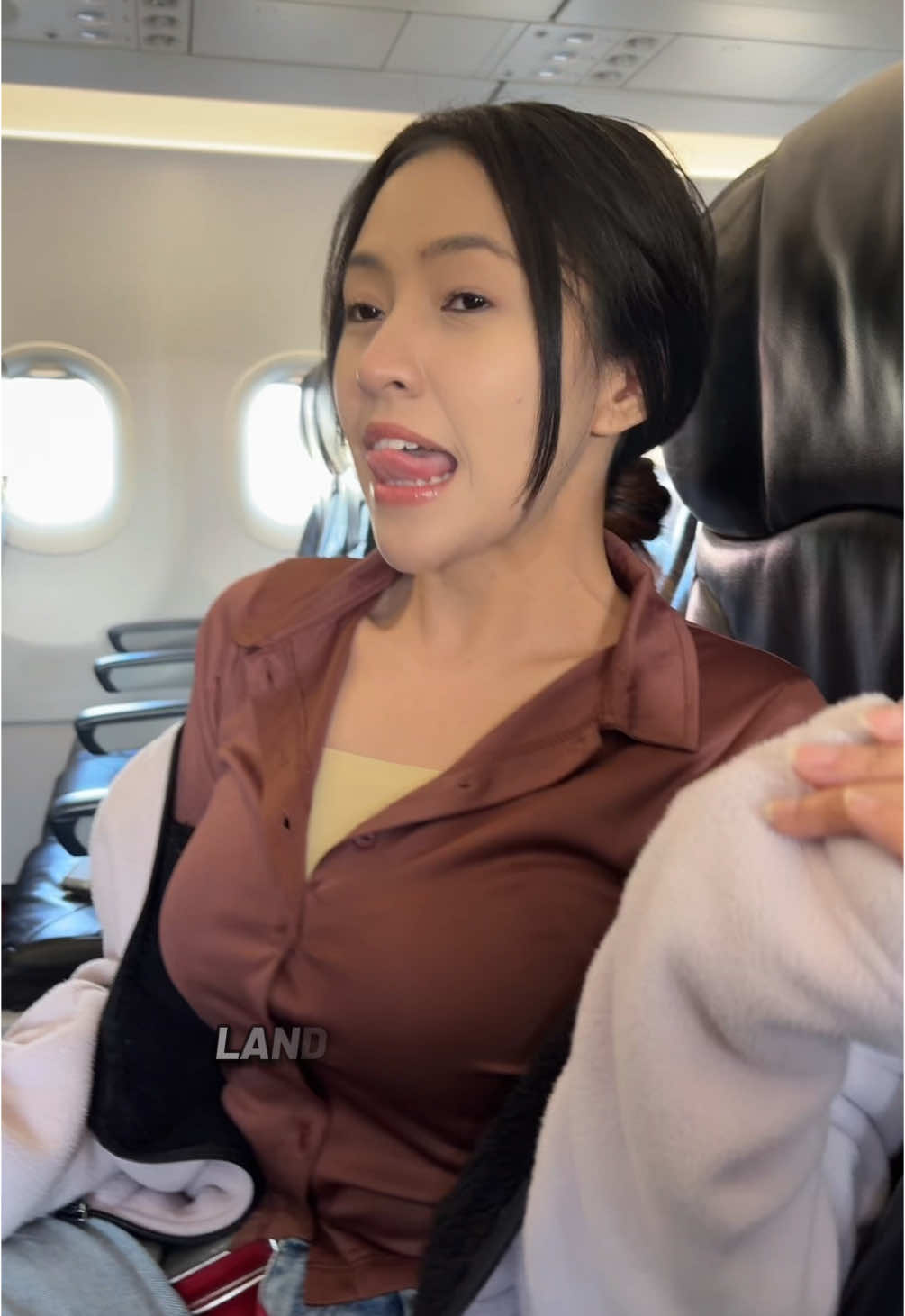 A post by @babyshimaofficial on TikTok caption: Lama udah kereja jauh enda betah asai ati ku ngan urang sarawak🤭 maya hari gawai Trending now di yt xibo entertainment!!😍😍bantu kamek top 10 trending ya, komen dan like di yt🙏🏻makseh -sibu jaya jumpa kamek malam tok❤️  #mayaharigawai #babyshima #fyp #sarawak #lagugawai 
