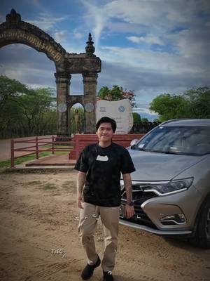 A post by @nayhtoo140 on TikTok caption: သက်ရှိတွေထက် သက်မဲ့တွေက ပိုချစ်ဖို့ကောင်းတယ်#fypシ゚viral🖤tiktok #fyp #NayHtoo #tarotbynayhtoo #tarot #fypage 