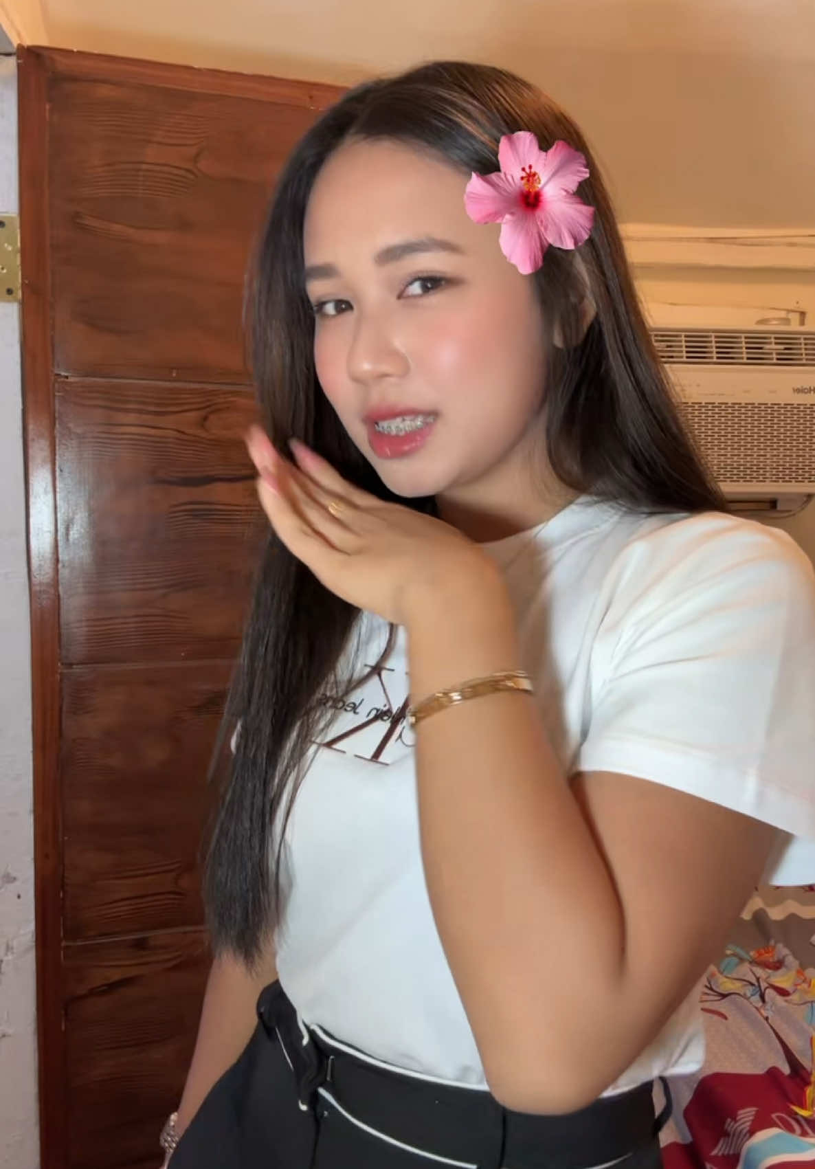 A post by @elmaasagra on TikTok caption: Ikaw, Kanino ka inlove? 🥰 #fyp #mamelma #youglowbabe 