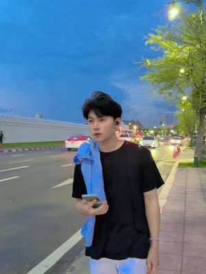 A post by @phumiwannaphumi on TikTok caption: ရှုခင်းလှလို့☺#phumiwannaphumi #fpyシ #foryou #tiktokmyanmar #ချစ်ပေးကြအုန်းနော်😍😘😘 #မြင်ပါများပီးချစ်ကျွမ်းဝင်အောင်လို့🤒🖤 