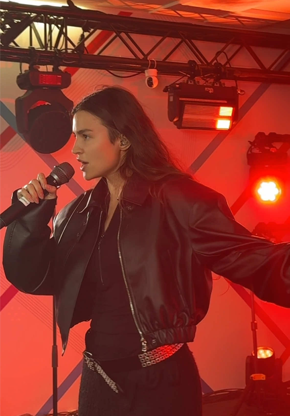 A post by @valeriyabearwolf on TikTok caption: Храни тепло  BEARWOLF - Валькирия 🕷️