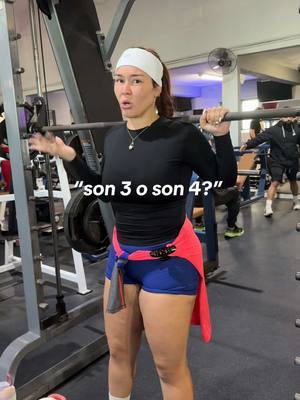 A post by @jesaaelys on TikTok caption: DE CUANTO???? 😫😂 @Bryan Ariel la peor experiencia diaria JAJAJAJA a cuantos nos pasa???? etiqueta a tu trainer en los comentarios 😂😂😂 #gym #relateable #gimnasio #entrenamiento #training 