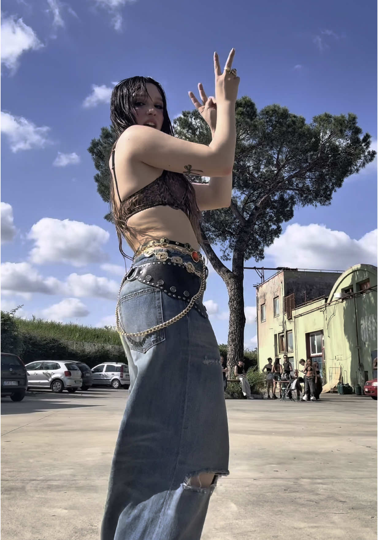 A post by @sarah.toscano on TikTok caption: TAKI TAKI TAKI 🏜️