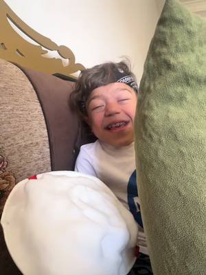 A post by @yahia_x on TikTok caption: 😂😂😂😂😂😂😂#يحيى_الزعبي 