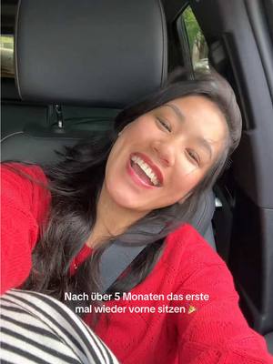 A post by @lalaleluuistcool on TikTok caption: heard through the grapevine dass sie nach zwei Minuten wieder auf die Rückbank ist weil sie ihre Diva vermisst hat 🥲