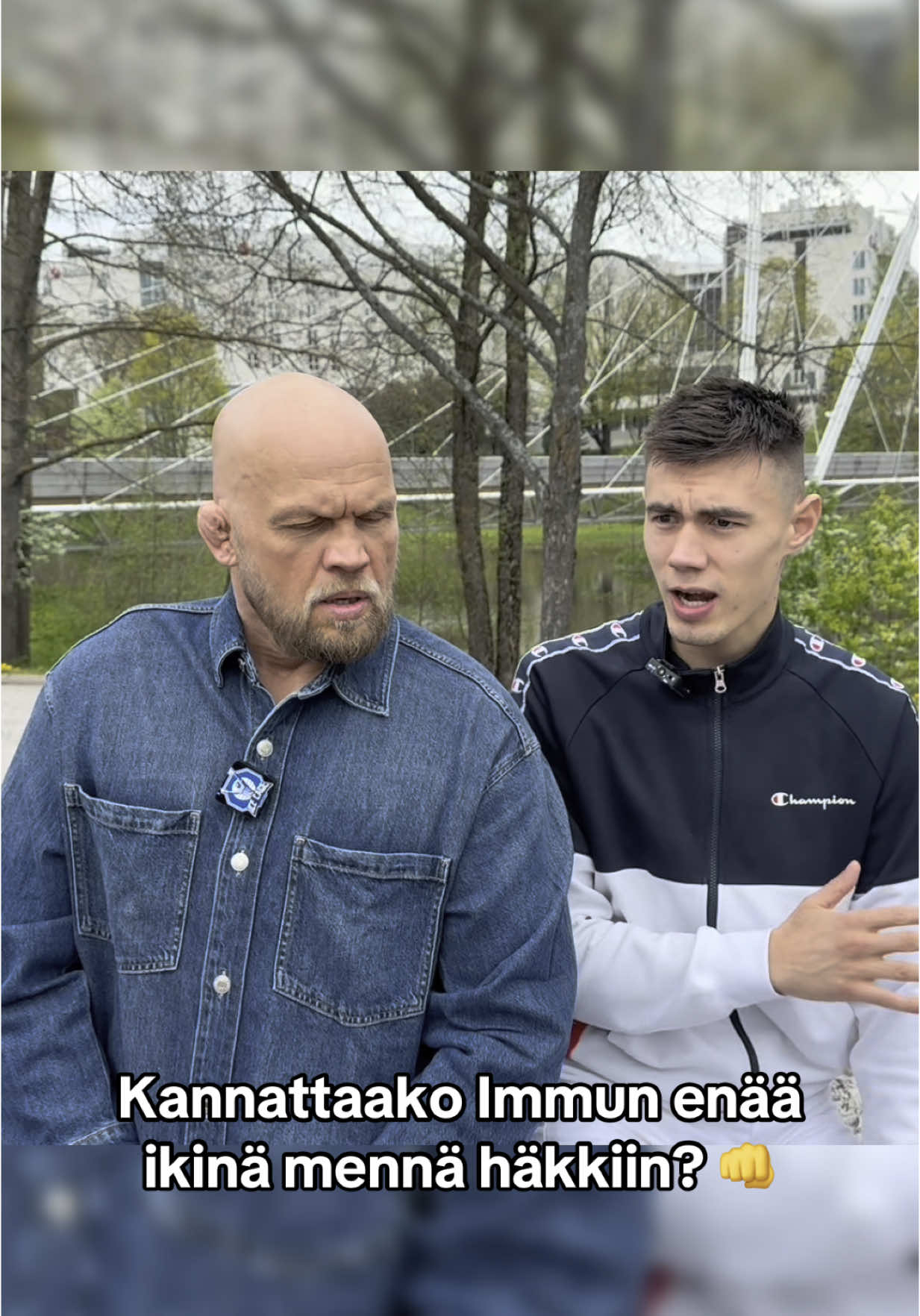 A post by @icecagefighting on TikTok caption: Minkälainen riski tämä olisi terveydelle? 🧐 @immu #icecage #sinulle 