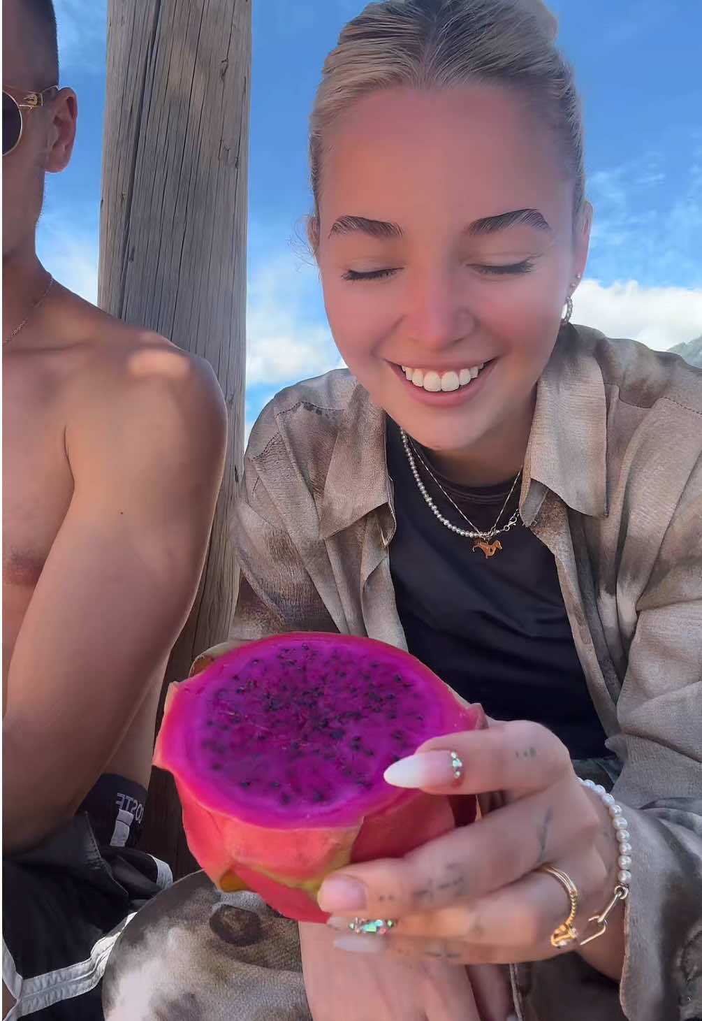 A post by @skibanoemi on TikTok caption: INSTA: skibanoemii #fyp 