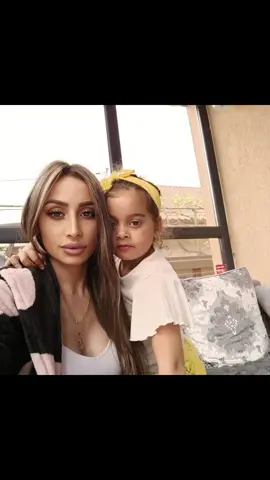 A post by @morena.sefatha on TikTok caption: @Nicolae beatris la multi Ani sora mea frumosa sa-ti des dumnezeu multa fericire si sanatate alaturi de noi te iubesc mult Regina mea frumosa 👑👑♥️ ❤️❤️❤️❤️❤️❤️❤️😘😘👑♥️👑👑😘😘😘😘