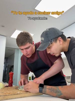 A post by @soybans on TikTok caption: Mi aporte en la cocina es el mejor xd #parati #foryou #foryoupage #amigos #fyp 
