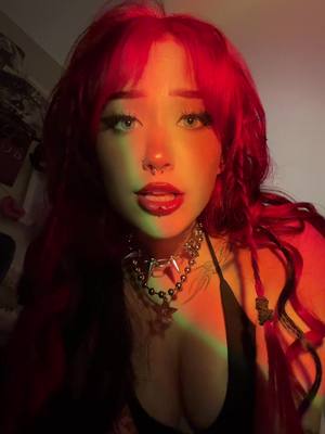 A post by @charleygrayyyy on TikTok caption: more sunset lamp videos??? #bi #wlw 