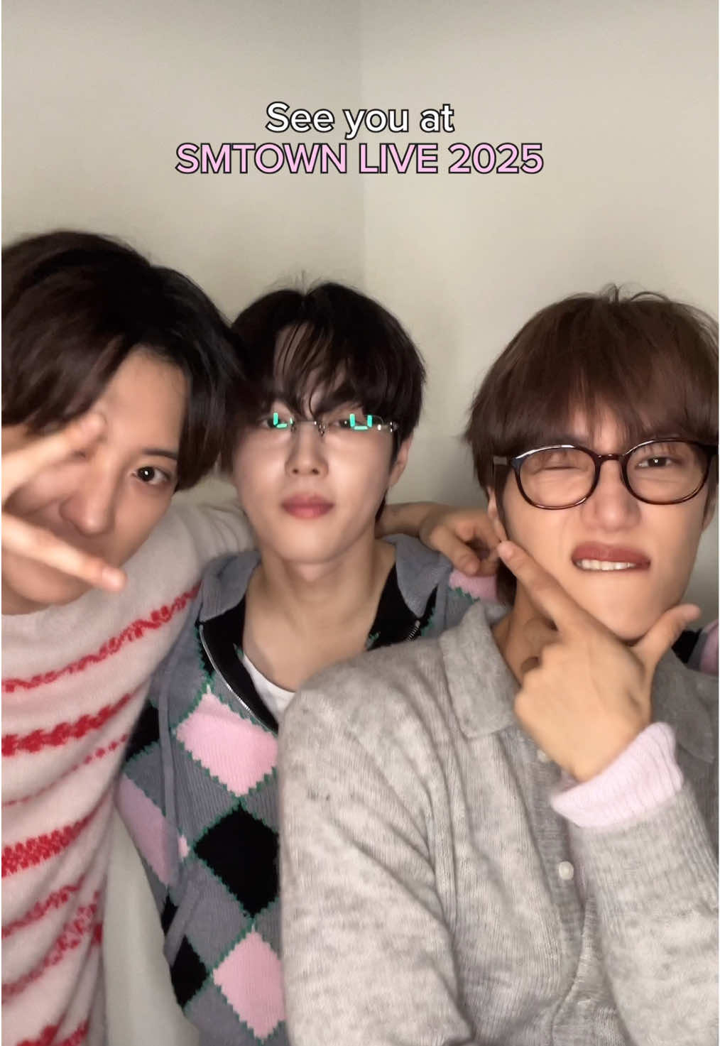 A post by @weareone.exo_official on TikTok caption: See you at SMTOWN LIVE 2025! 📍 SMTOWN LIVE 2025 in LONDON 📅 2025.06.28(SAT) 🎫 TICKET (https://bit.ly/4khSEp3) 📍 SMTOWN LIVE 2025 in TOKYO 📅 2025.08.09(SAT)~10(SUN) #EXO #엑소 #weareoneEXO #SMTOWN #SM_30thAnniversary #SMTOWN2025 #SMTOWN_LIVE #SMCU