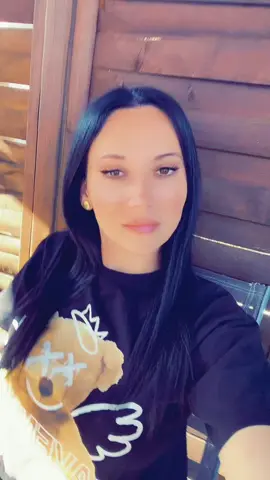 A post by @ on TikTok caption: #zambestesincer #taurus♉️ #amintire #teroarea_voastra😂😂😂😂 #viraltiktok 