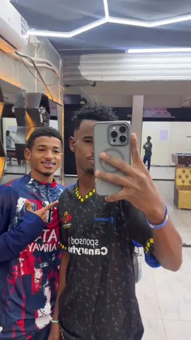 A post by @haafidleo on TikTok caption: Seexo waryaa 😅😅@Diini mohamed Dahir ✪🇸🇴 #haafid22 