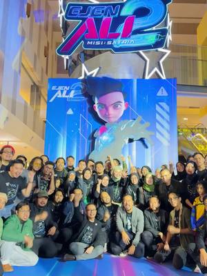 A post by @officialejenali on TikTok caption: WAUriors at Gala Premier Ejen Ali The Movie 2 😎 Jualan awal tiket Ejen Ali The Movie 2 kini dibuka. Rebut tempat anda sekarang dan jadi yang terawal menyertai misi ni! BELI SEKARANG di pawagam berhampiran. Satria, Bangkit - Animasi Mempesona, Meledakkan Emosi❗️ #ejenalithemovie2 #eatm2 #ejenali #letsplay #AniMY