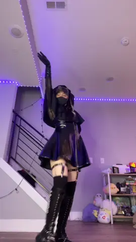 A post by @slimthicccsenpai on TikTok caption: GANG GANG GANG GANG GANG GANG (forgot to put my mask down for this one oops) #katseye #gnarly #fyp 