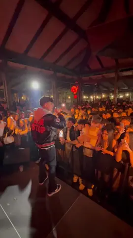 A post by @nikysavage on TikTok caption: Prima volta live state andando crazy vi amo😍😍 OH DAMN SIETE ON FIRE😣😵‍💫🤣🔥🔥