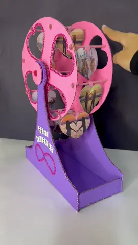 A post by @yasminartdrawing on TikTok caption: Tag your Besties! 😍🎡💖 #diy #bff #Bestfriend #handmade #giftideas 