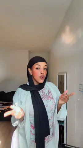 A post by @farhiya44 on TikTok caption: Awo dhan wan wareegema #farhiyabrown #fyp #foruyou 