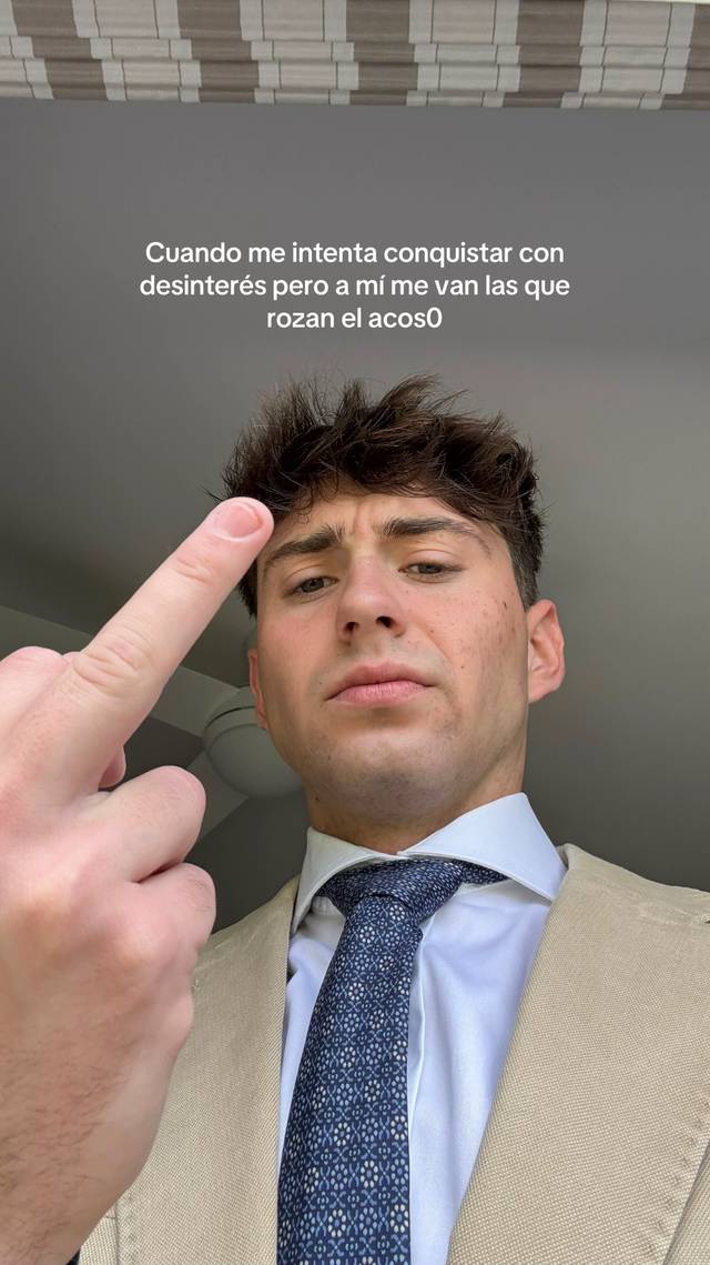 A post by @manuregatoo on TikTok caption: Que le voy a hacer || lg: manuregato