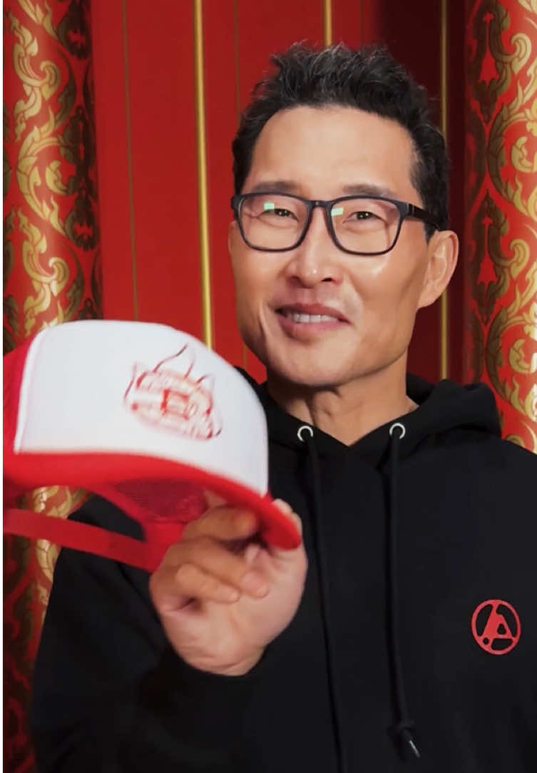 A post by @avatarnetflix on TikTok caption: That’s a wrap on Season 2. The time of Sozin’s comet draws near. AVATAR: THE LAST AIRBENDER Season 3 is now in production! @Gordon @Ian <3 @dallas liu @Kiawentiio @Lizzy Yu @Miya @Daniel Dae Kim 
