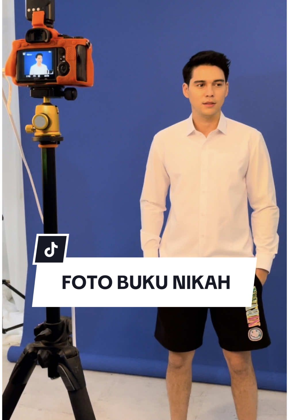 A post by @lunamaya on TikTok caption: Replying to @Gemini jadi kayak photoshoot ya ? 😆