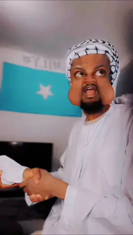 A post by @aydarusflip on TikTok caption: #foryoupage #hiphop #musica #foryoupage❤️❤️ #comedia #motivation #duet #xamarcadey🇸🇴🇸🇴🇸🇴🇸🇴 #aydarusflip #somalitiktok #Stitch #Viral #tiktok_india #india # 