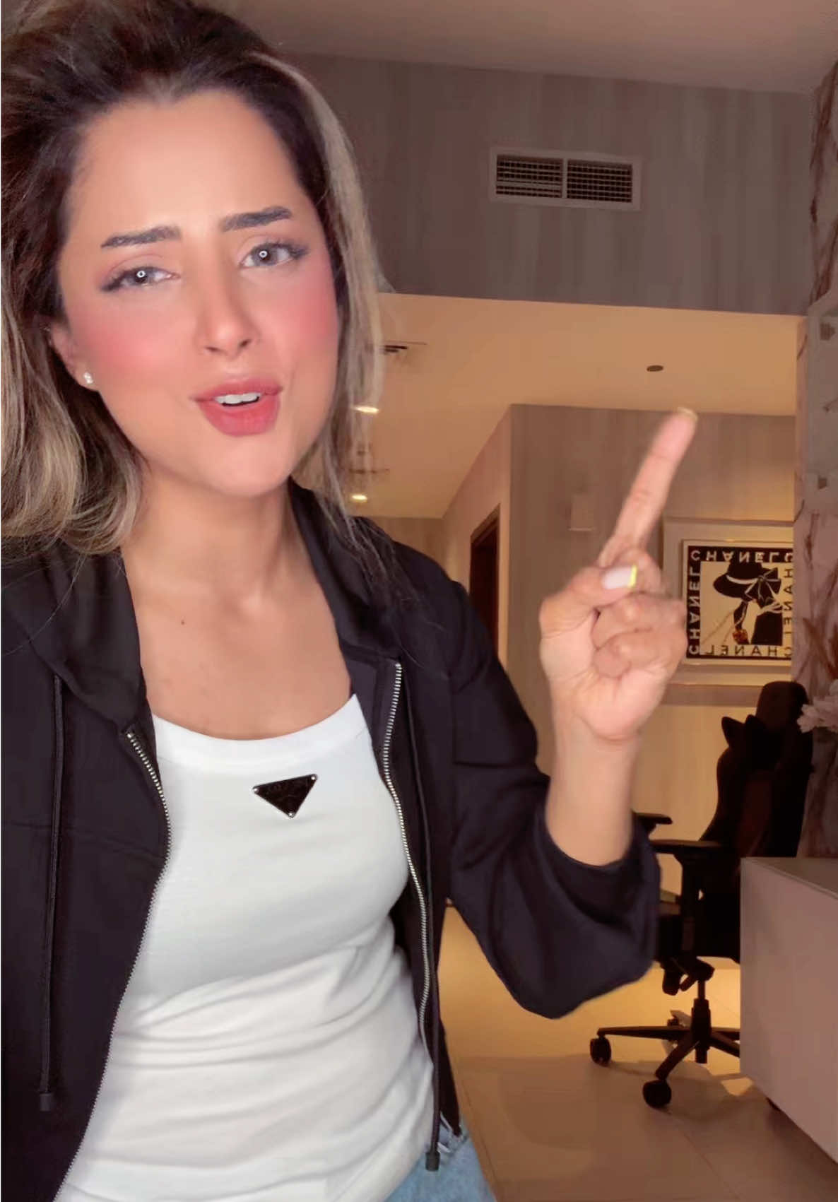 A post by @sabeenahashme on TikTok caption: بتمنى أنساك 🖤  #عربي #fypシ #foryou #explore #makeittrend #foryou 