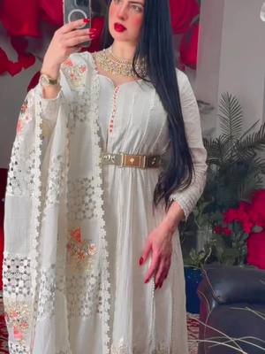 A post by @yoursdreamgirrl on TikTok caption: #fyp #fypシ゚ #foryoupage #trendingsong #OOTD #fypp 