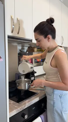 A post by @evelinakhanoyan on TikTok caption: Մաս 3` Ընդունվեցի 🥹 Ավելի մանրամասն` ինստայում ❤️ #teampupsiki 