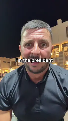 A post by @gigipescheria on TikTok caption: Sono il presidente , sono il presidente , in Ucraina c’è un presidente uguale a me ! Sono il presidente sono il presidente ! Zelenski è propio un presidente uguale a me !🤭