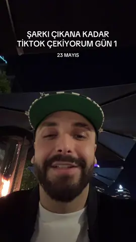 A post by @sefo on TikTok caption: şarkı patlarsa yeni şapka alıcam #sefo #afacan 