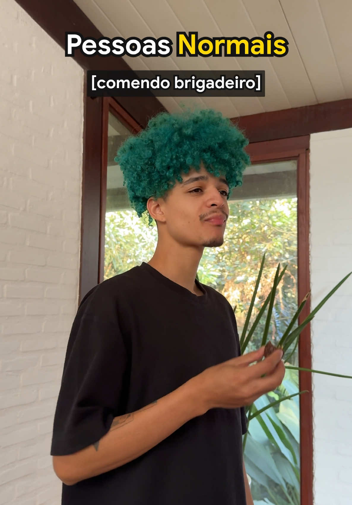 A post by @jooj on TikTok caption: qual você é? KKKK 😂😂 #irmaosnatu